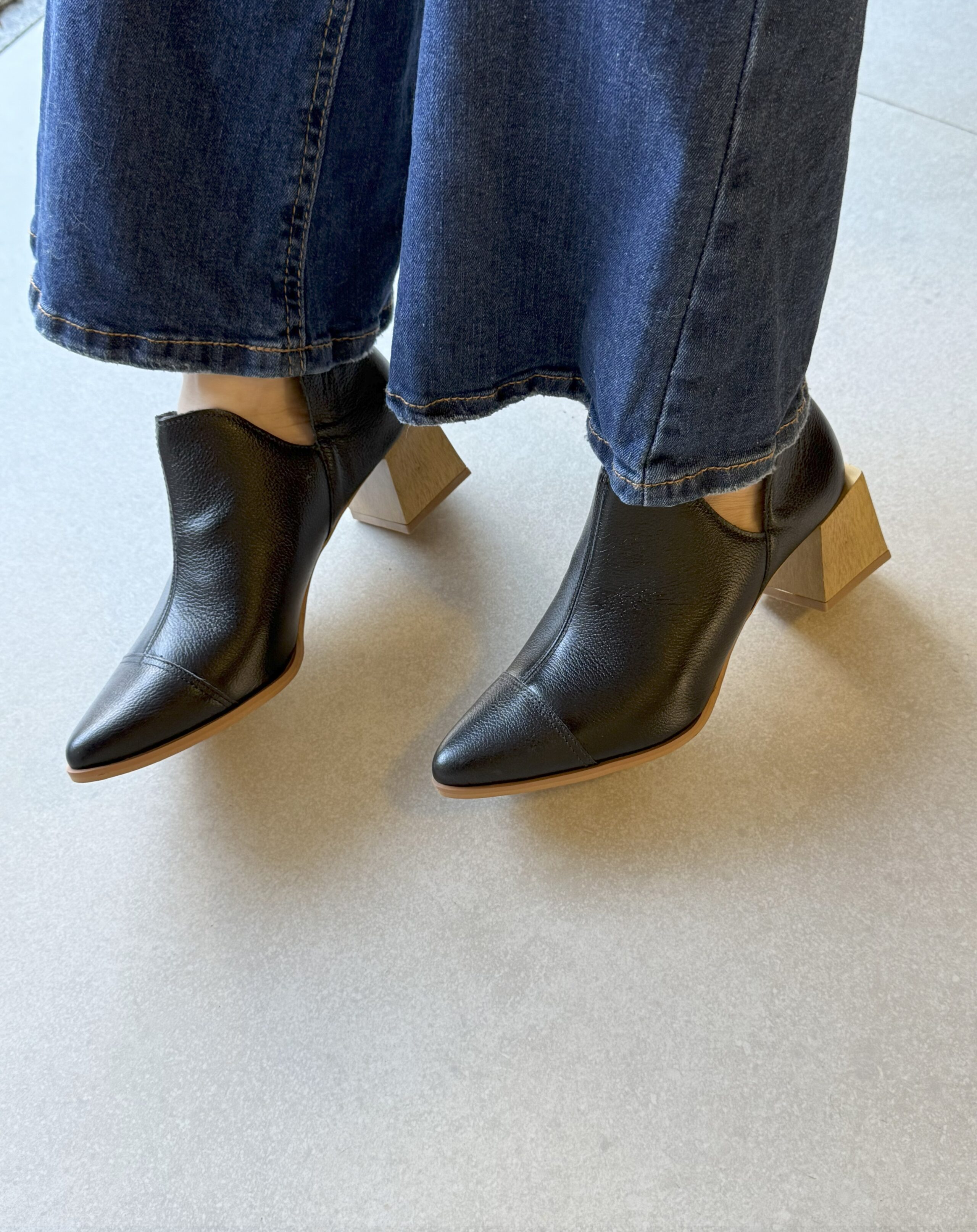 Bota de Couro Feminina Canyon - Imagem 2
