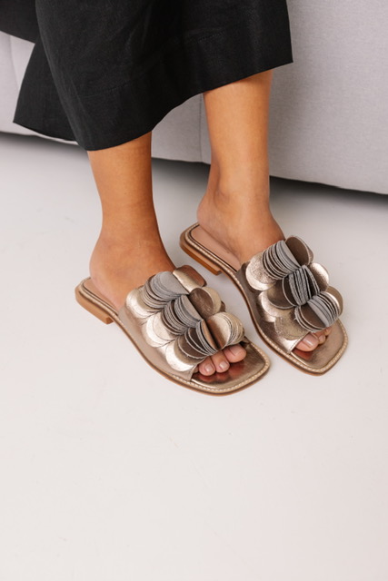 Rasteira Feminina em Couro Roques - Imagem 3