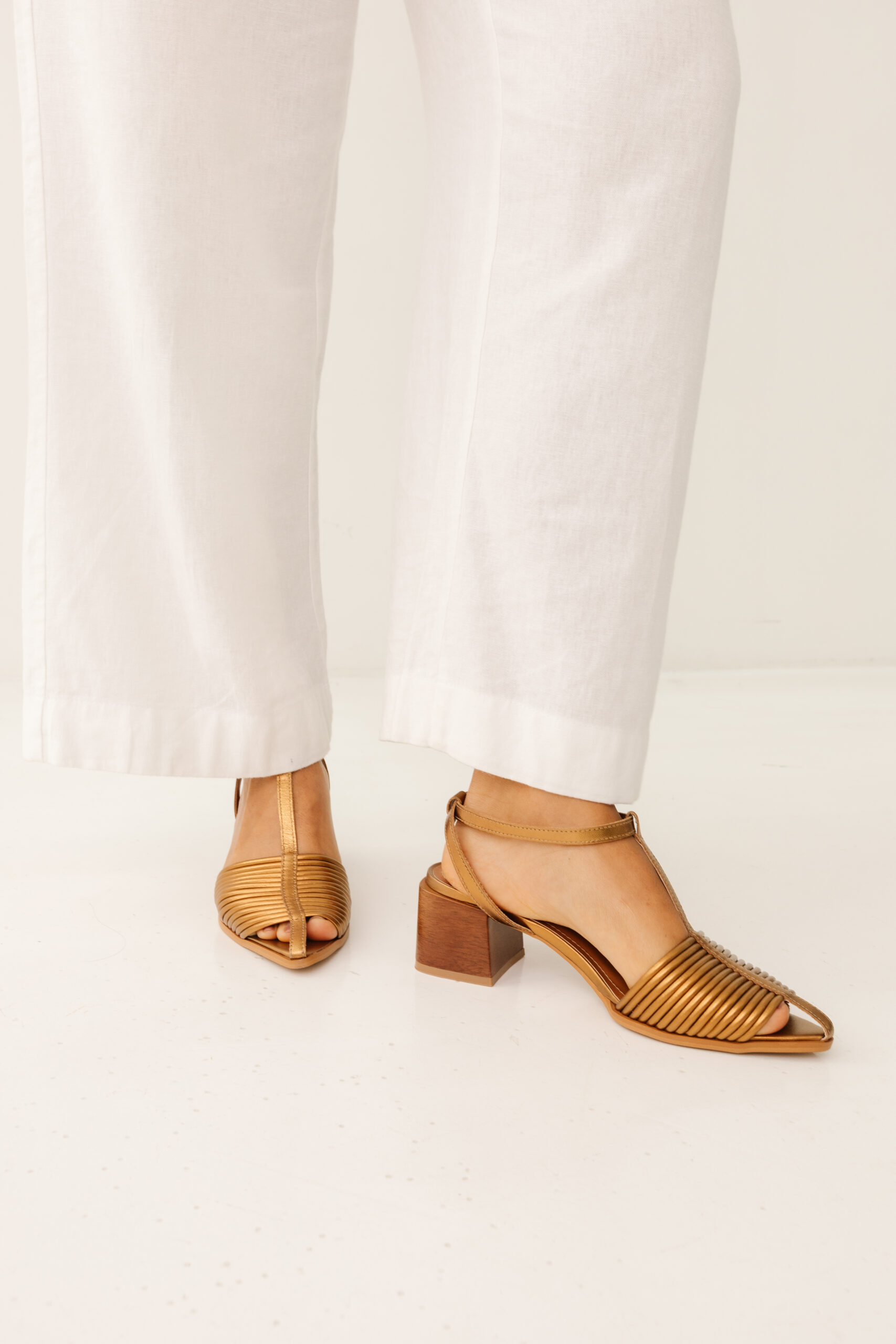 Sandália Salto Madeira Lina