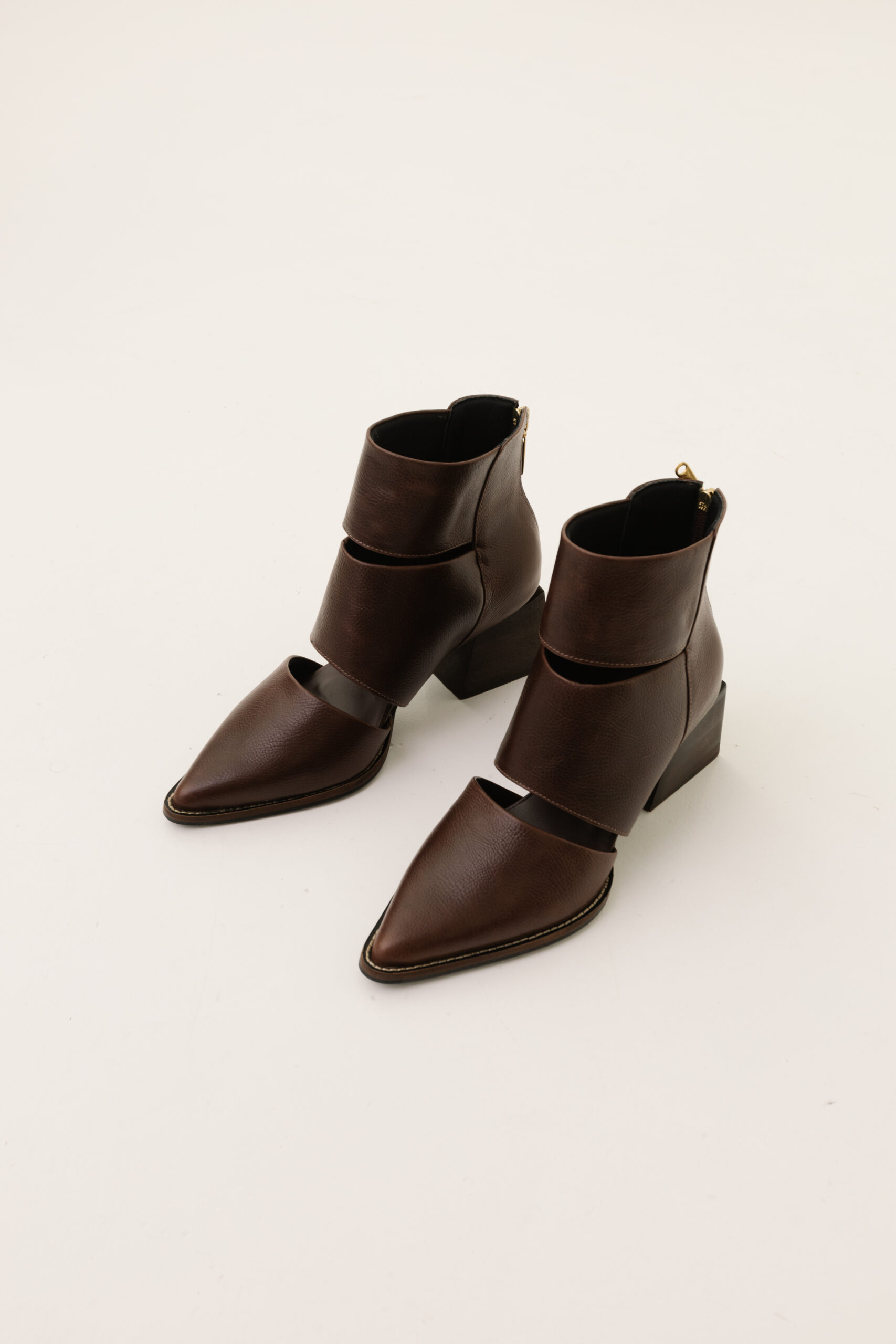 Bota Feminina em Couro Frísia - Imagem 2