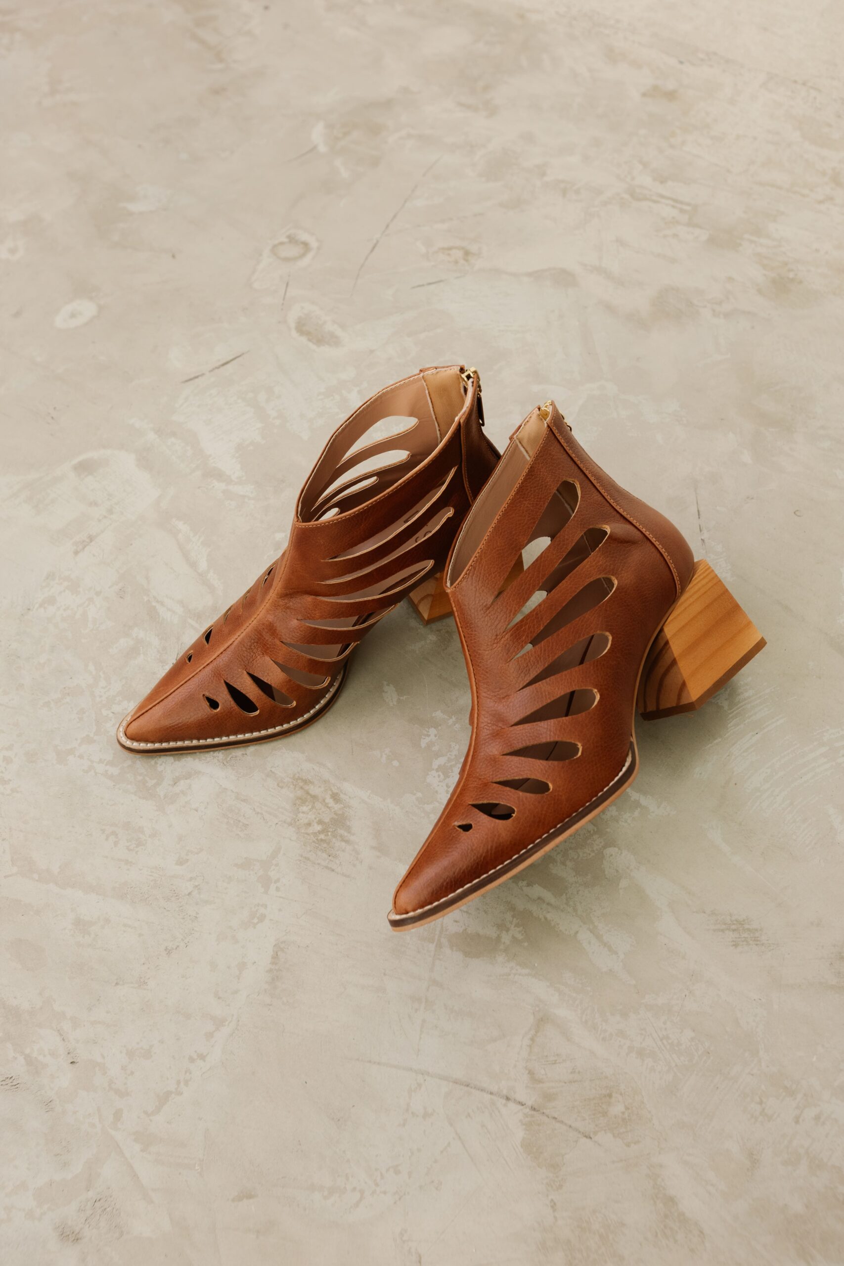 Bota Feminina em Couro Marília - Imagem 3