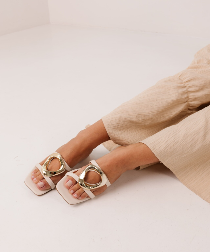 Rasteira Feminina em Couro Misti