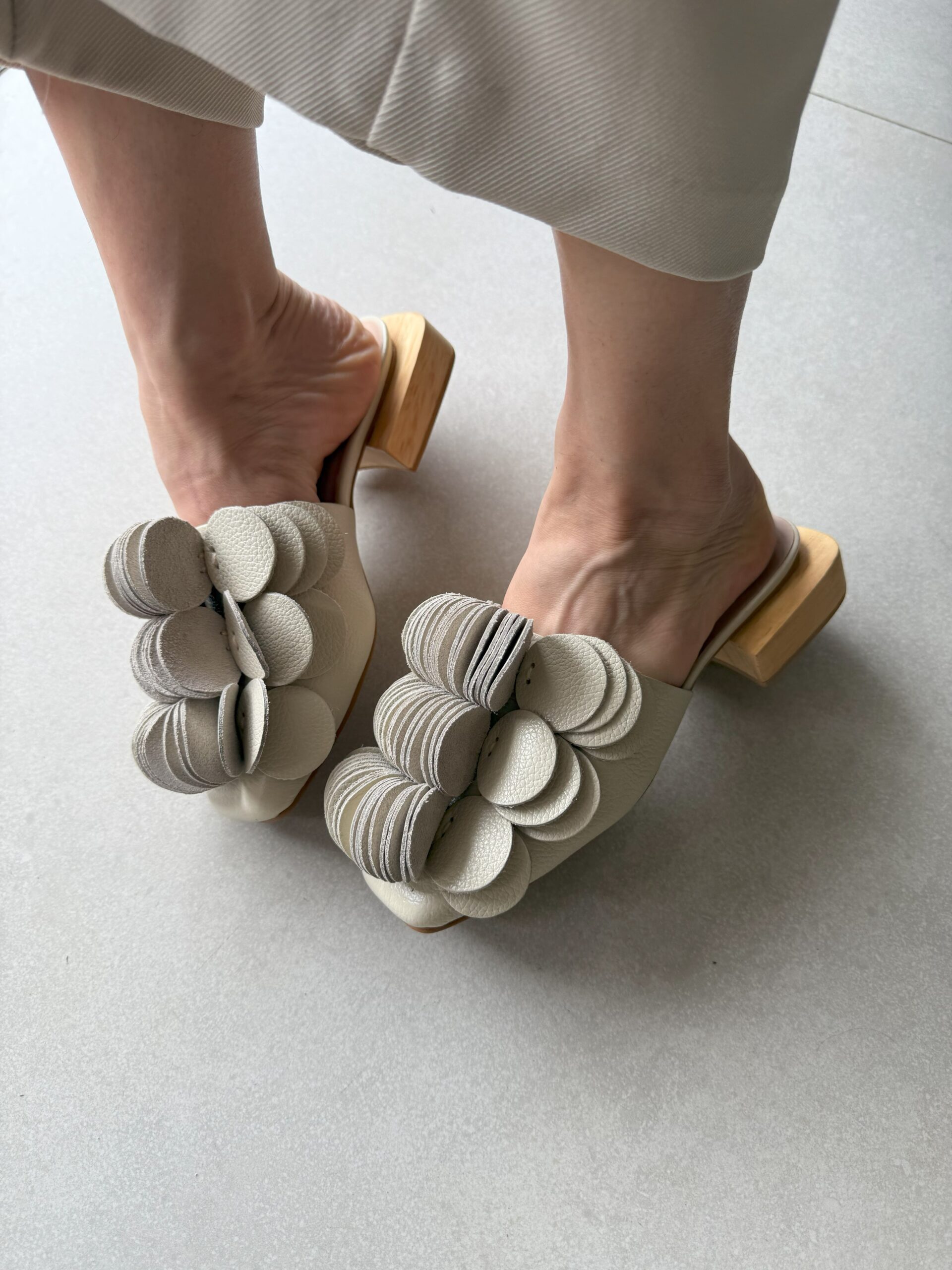 Mule Feminino em Couro Rosélle - Imagem 2