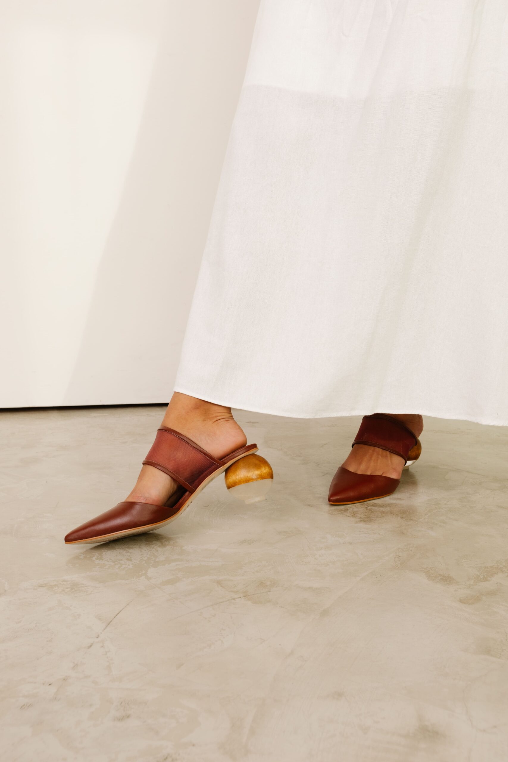 Mule Tela e Couro Milos - Imagem 2