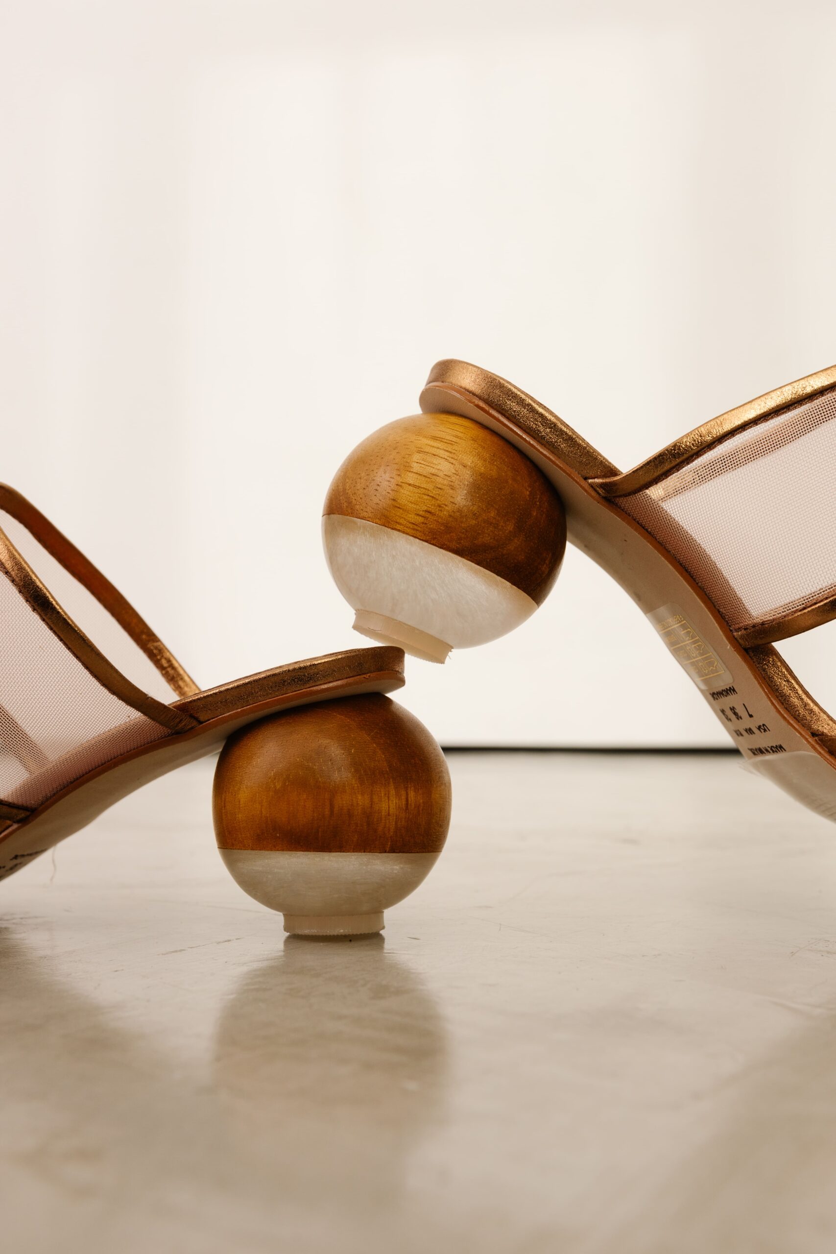 Mule Tela e Couro Milos - Imagem 4