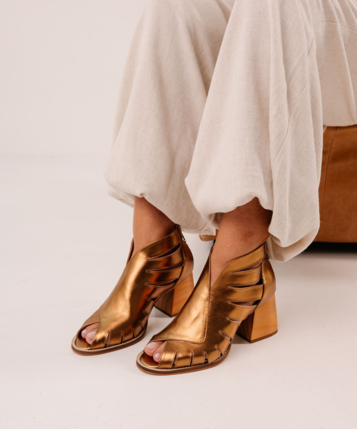 Sandália Salto Feminino em Couro Ambre