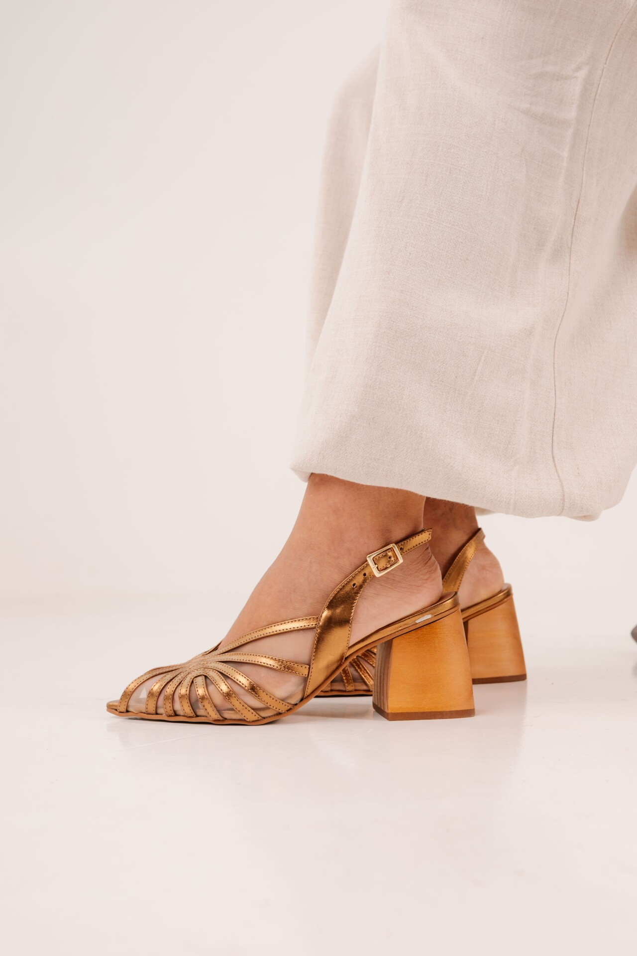 Sapato Feminino Couro e Tela Ravena - Imagem 3