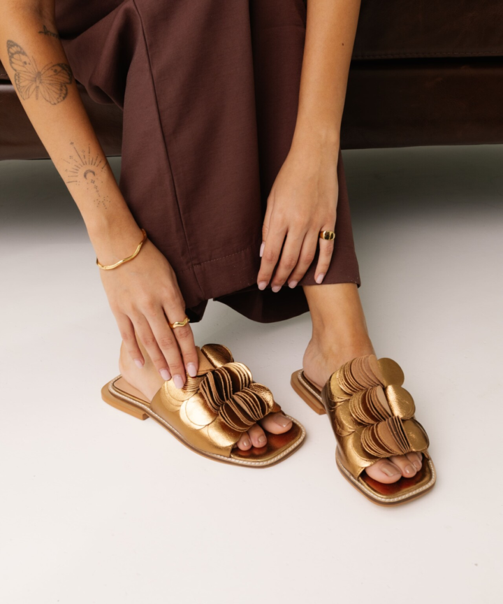 Rasteira Feminina em Couro Roques