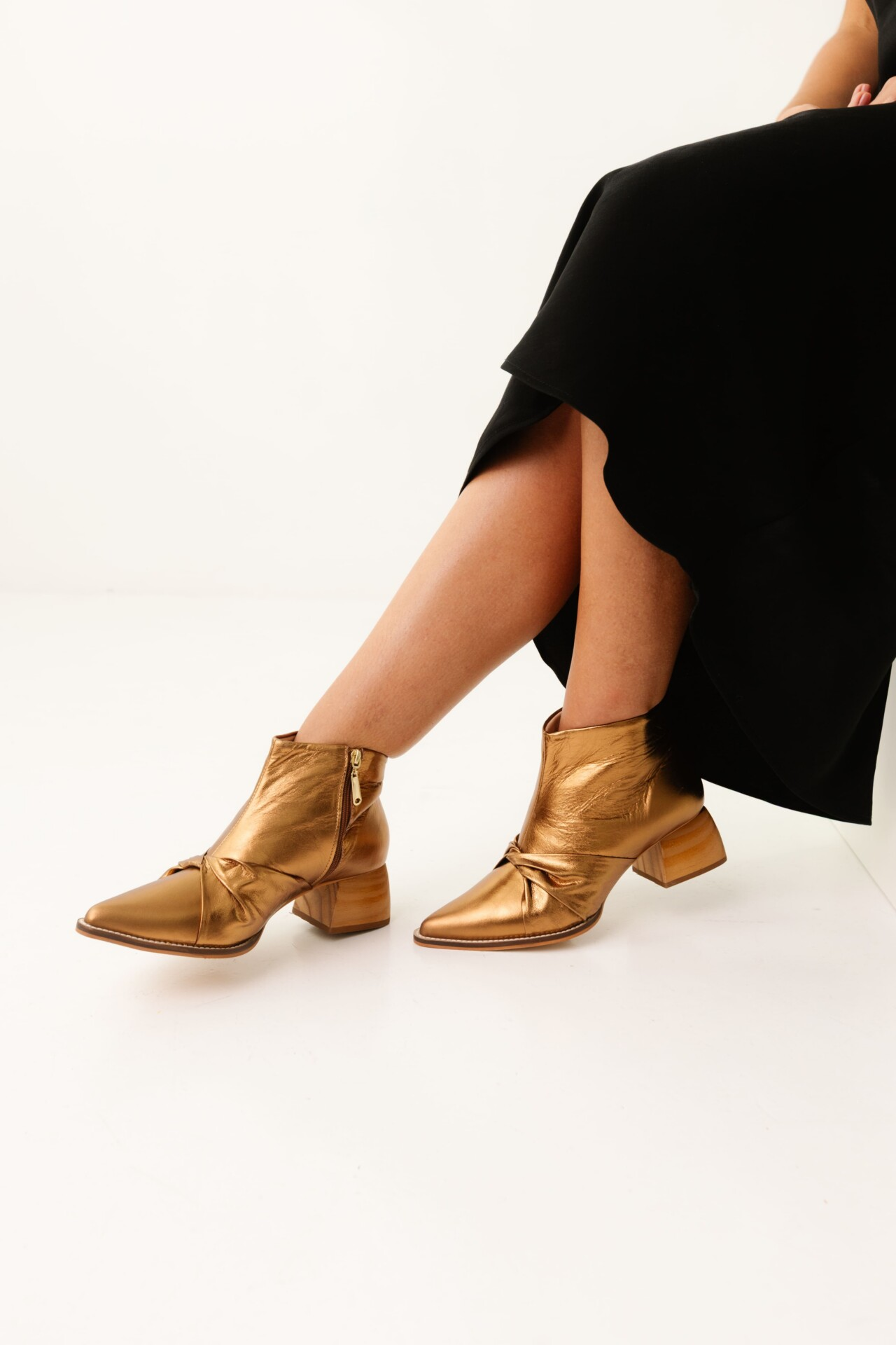 Bota em Couro e Salto Madeira Legato - Imagem 6