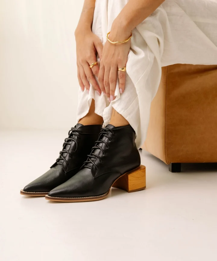 Bota Feminina Salto Médio Unique