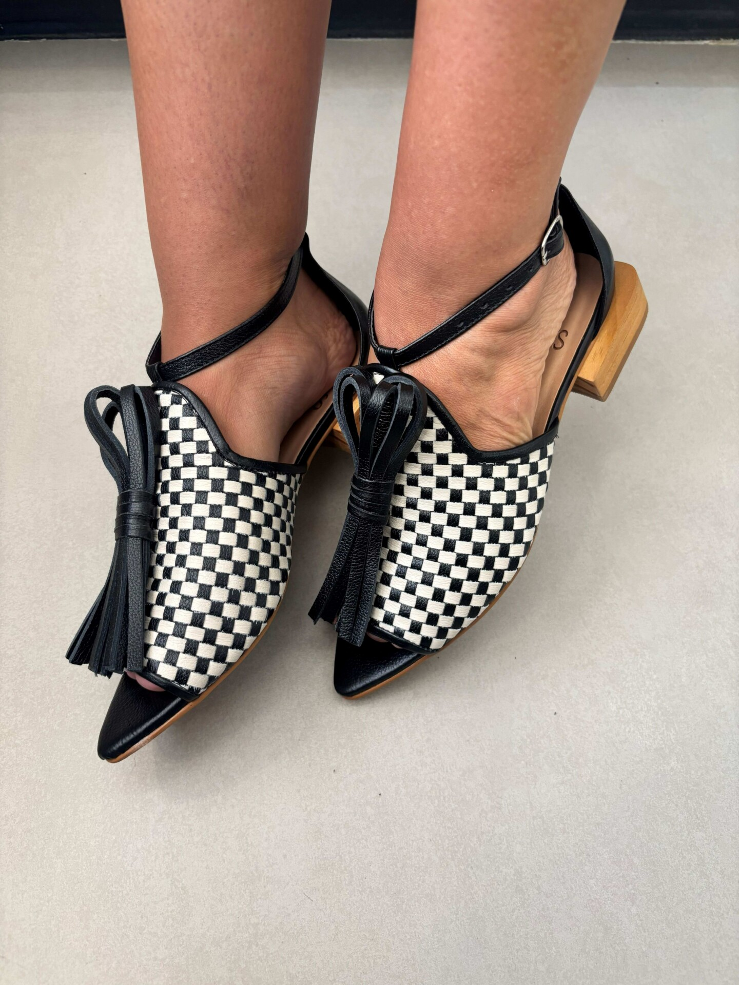 Sandália Feminina em Couro Tressê Titim