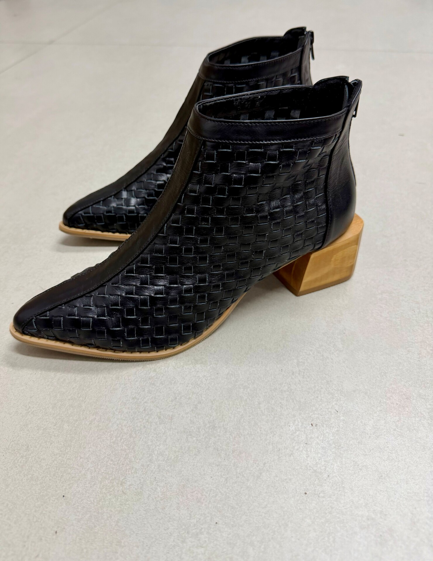 Bota Feminina em Couro Tressê Tutto - Imagem 3