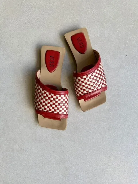Rasteira Feminina em Couro Chezi - Vermelho, 36