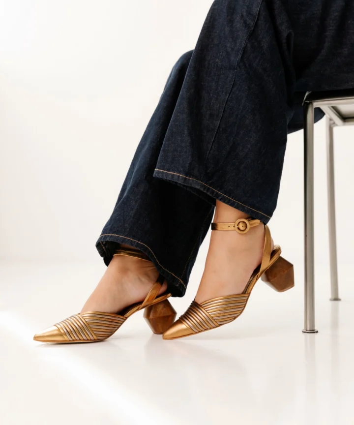 Sapato em Couro Feminino Linee