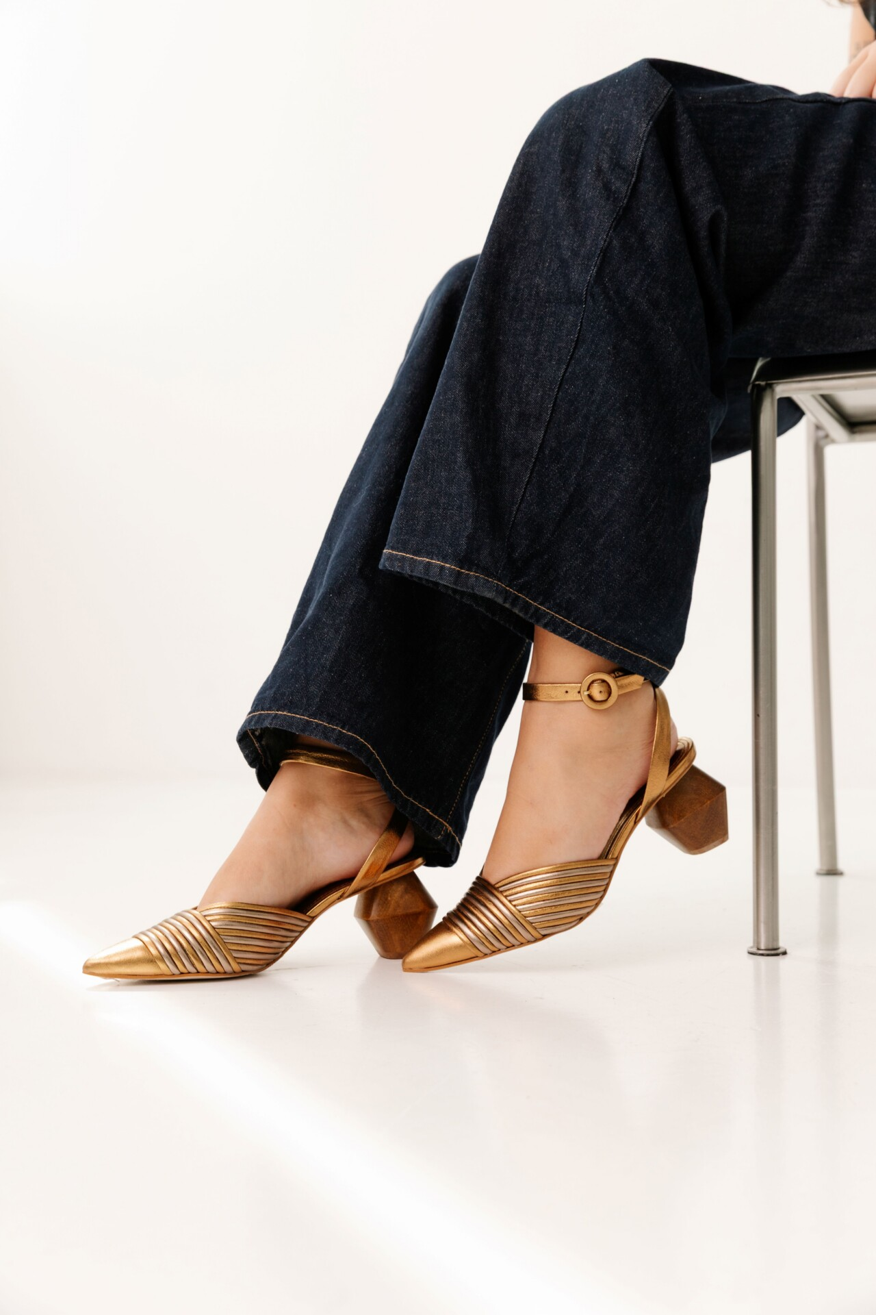 Sapato em Couro Feminino Linee